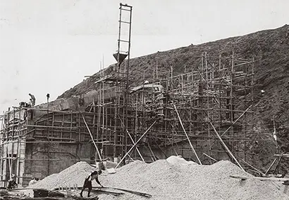 山麓駅のコンクリート打設工事